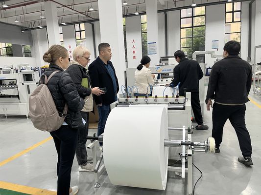 Μηχανή δίπλωσης φίλτρων με αυτόματο μαχαίρι για φίλτρα αέρα φορτηγών