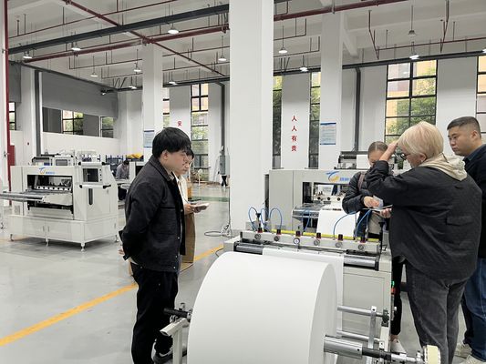2025Y Νέα Πλήρως Αυτόματη Γραμμή Παραγωγής Μη Διαχωριστικού Φίλτρου Αέρα Χαρτιού με Μηχανή Διπλώματος