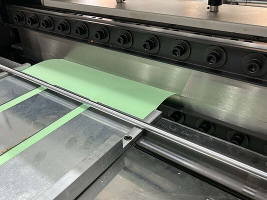 Καλύτερη Τιμή Φίλτρο Λαδιού Φίλτρο Καυσίμου Ημιαυτόματη Γραμμή Παραγωγής Πτύχωσης και Συγκόλλησης Υψηλής Απόδοσης