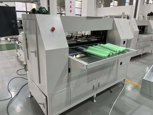 Μηχανή πλέξης με πλήρη αυτόματο τύπο μαχαιριού, ειδικευμένη στην κατασκευή μεγάλων αυτοκινητοβιομηχανικών φίλτρων